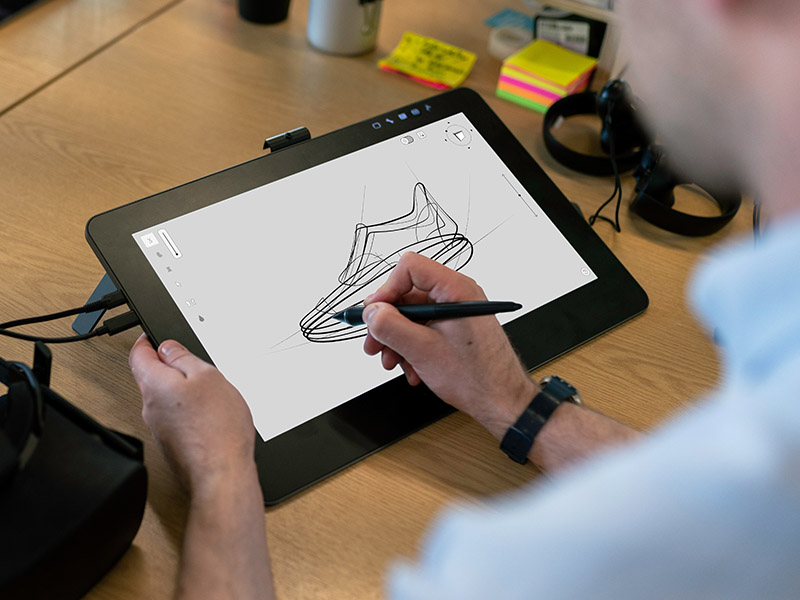 selecting the right drawing tablet with screen