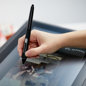 drawing surface (matte and textured) - Wacom Cintiq 16
